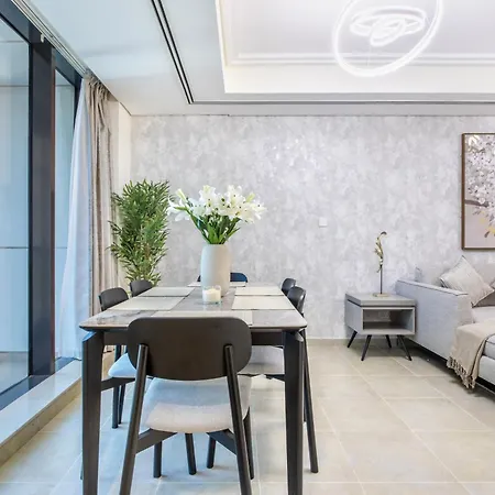3 Bedroom Luxurious Lake View Apartment Dubai Exterior photo