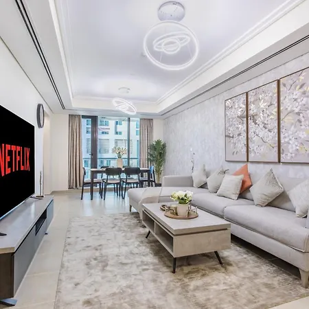 3 Bedroom Luxurious Lake View Apartment Dubai Exterior photo