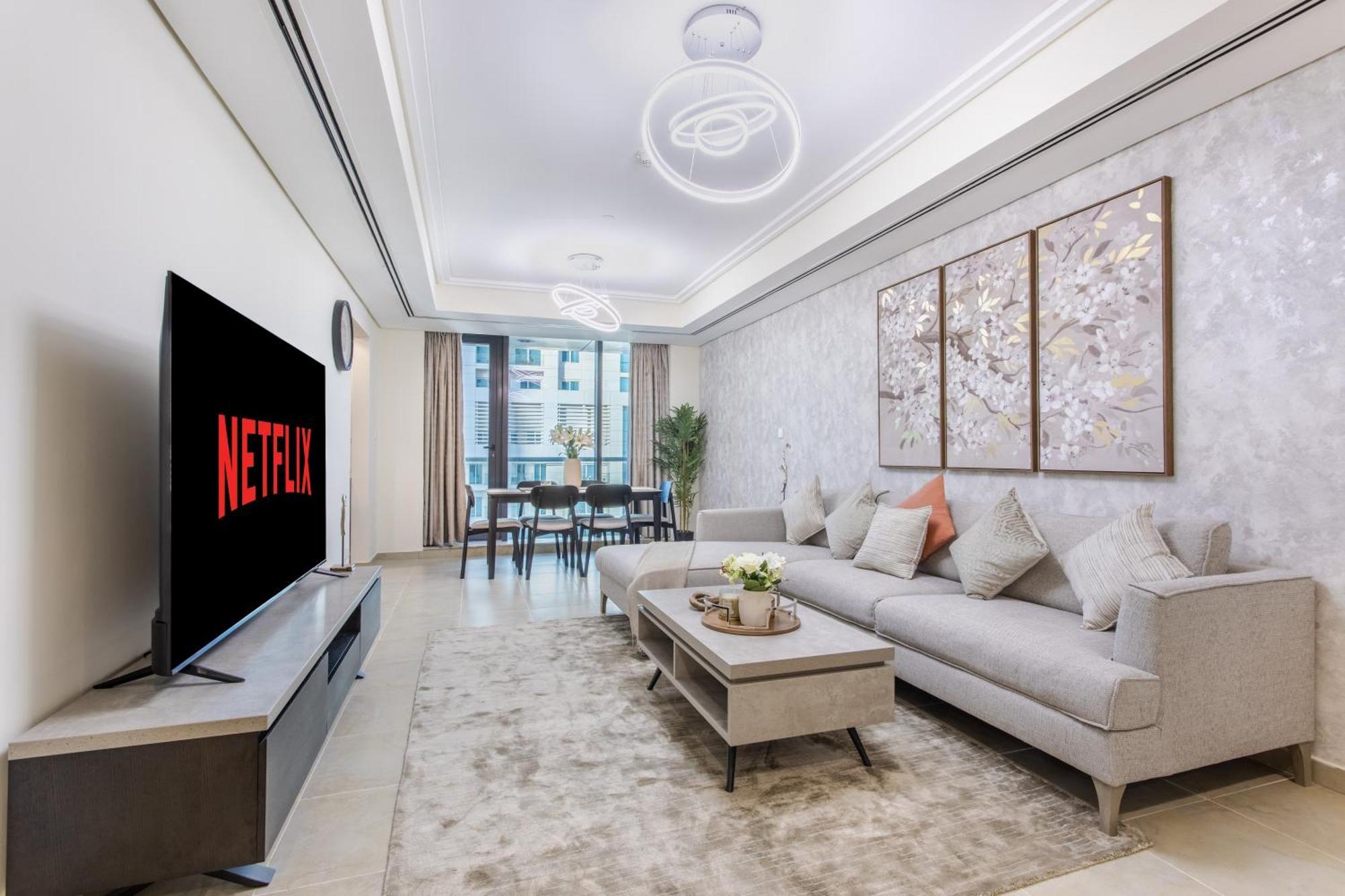 3 Bedroom Luxurious View * Dubai