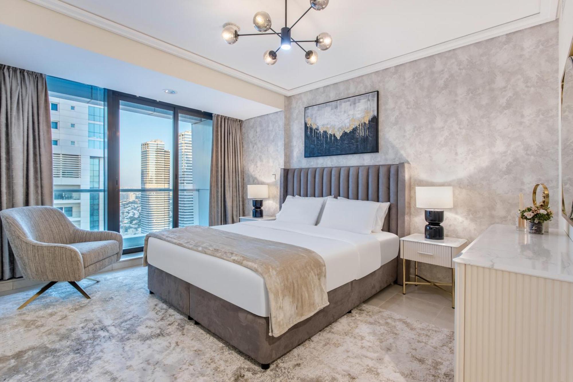 3 Bedroom Luxurious View Apartment Dubai