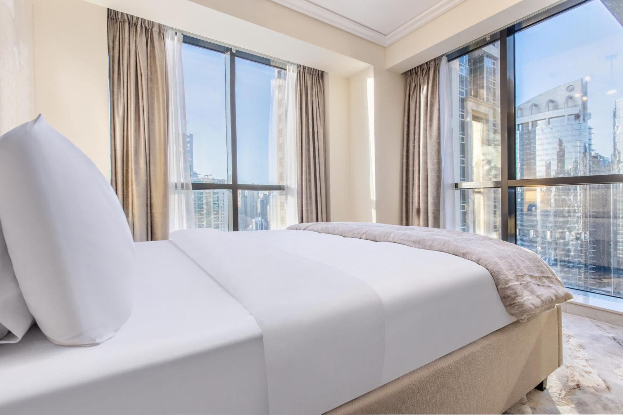 3 Bedroom Luxurious View Apartment Dubai